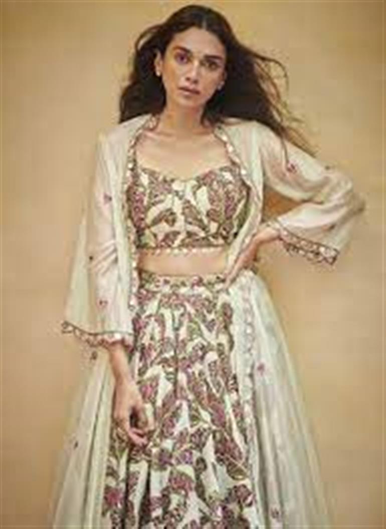 Go Light Like Aditi Rao Hydari In A Breezy Floral Printed Lehenga